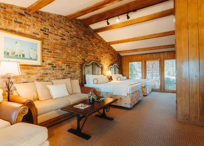 Pine Needles Lodge & Golf Club